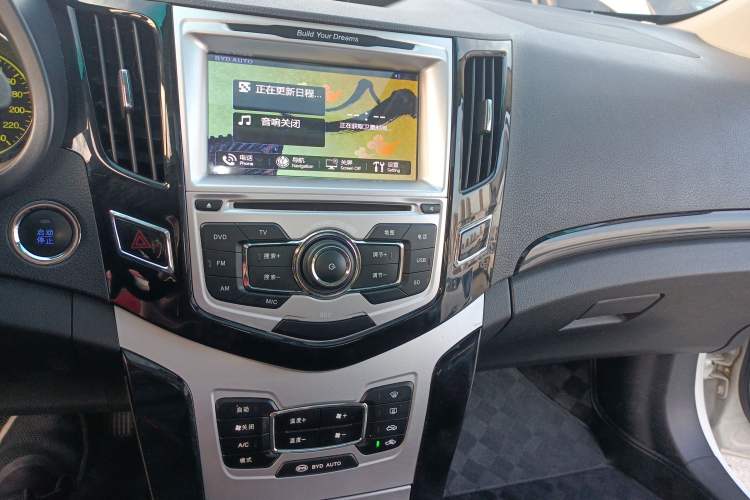 Used BYD Surui 2014 1.5L Manual Luxury Model Audio And AC Panel