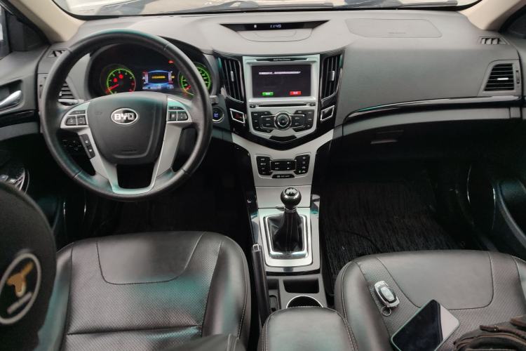 Used BYD Surui 2014 1.5L Manual Luxury Model Center Console