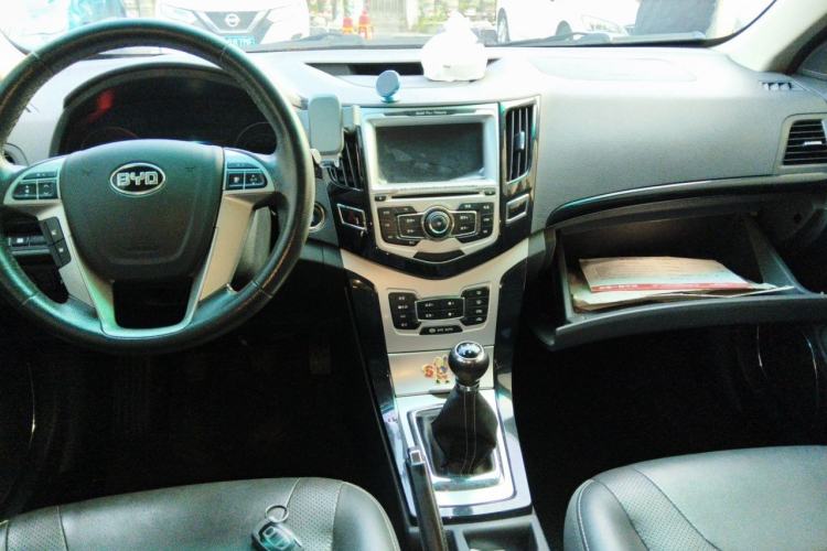 Used BYD Surui 2014 1.5L Manual Luxury Model Center Console