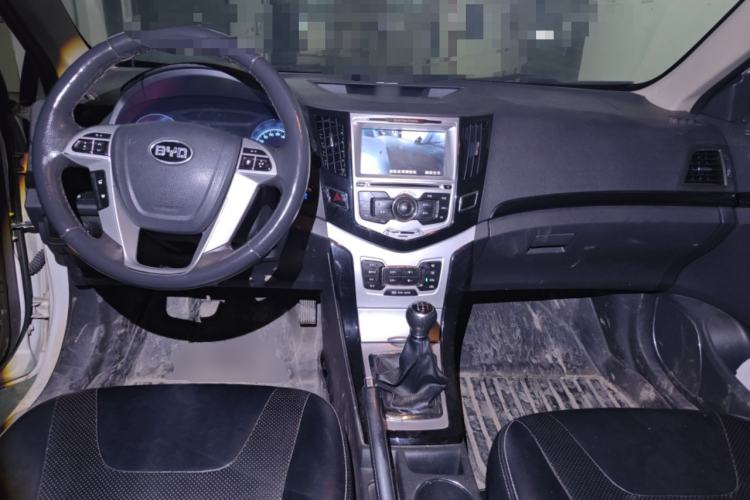 Used BYD Surui 2014 1.5L Manual Luxury Model Center Console