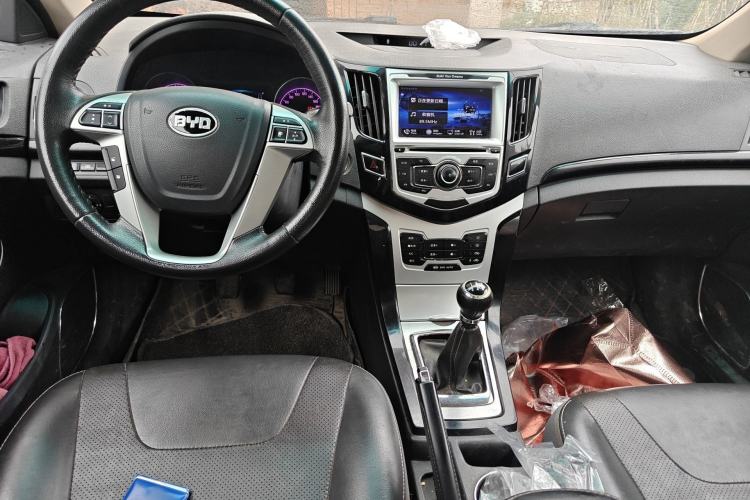 Used BYD Surui 2014 1.5L Manual Luxury Model Center Console