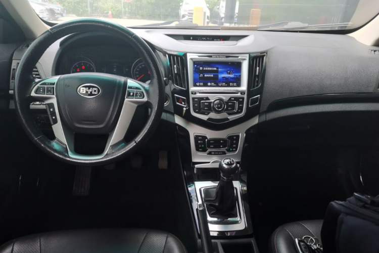 Used BYD Surui 2014 1.5L Manual Luxury Model Center Console