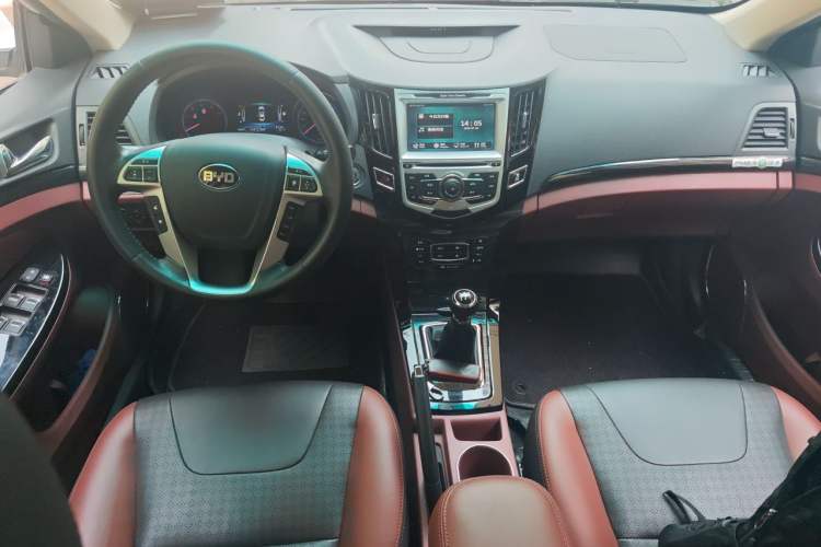 Used BYD Surui 2014 1.5L Manual Luxury Model Center Console
