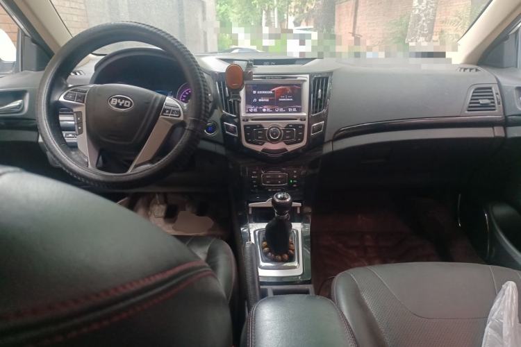 Used BYD Surui 2014 1.5L Manual Luxury Model Center Console