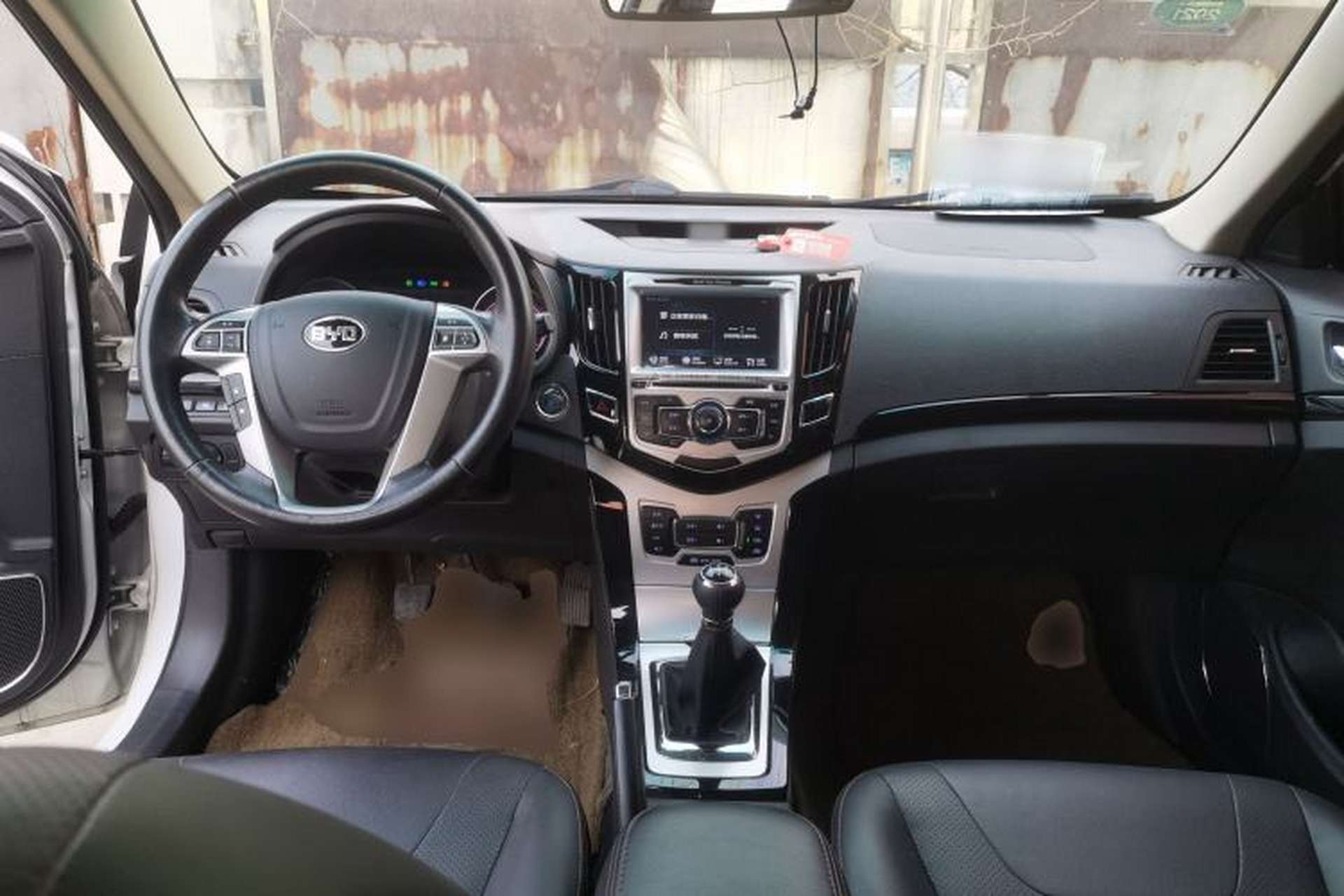 Used BYD Surui 2014 1.5L Manual Luxury Model Center Console