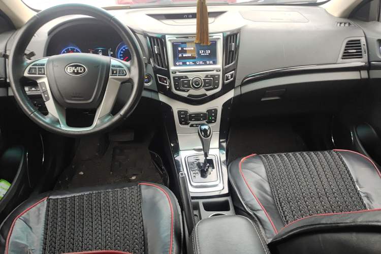 Used BYD Surui 2014 1.5L Automatic Luxury Model Center Console
