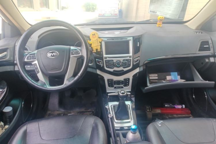 Used BYD Surui 2014 1.5L Manual Luxury Model Center Console