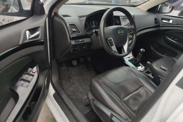 Used BYD Surui 2014 1.5L Manual Luxury Model Driver Seat
