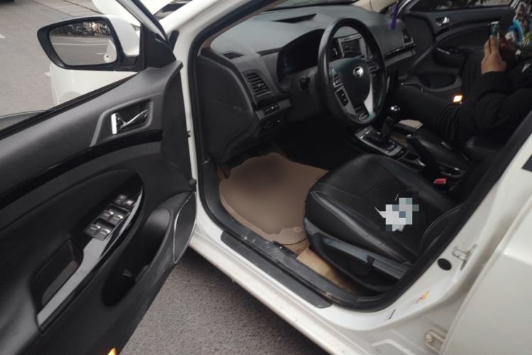 Used BYD Surui 2014 1.5L Manual Luxury Model Driver Seat