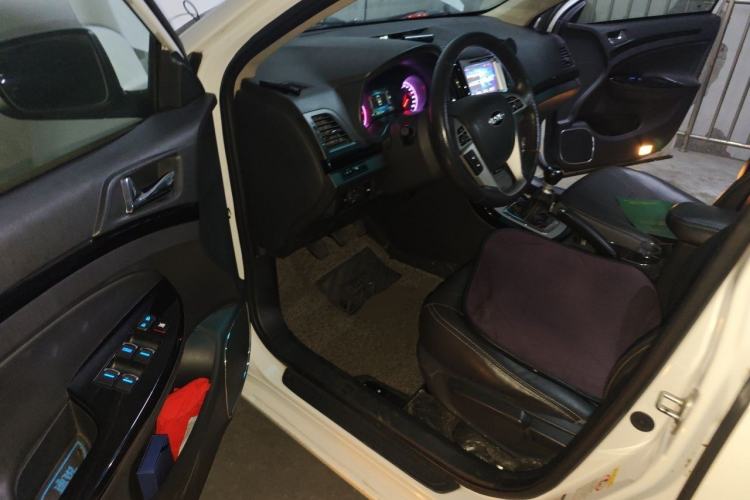 Used BYD Surui 2014 1.5TI Manual Luxury Edition Driver Seat