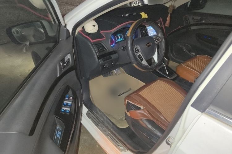 Used BYD Surui 2014 1.5TID Automatic Luxury Model Driver Seat