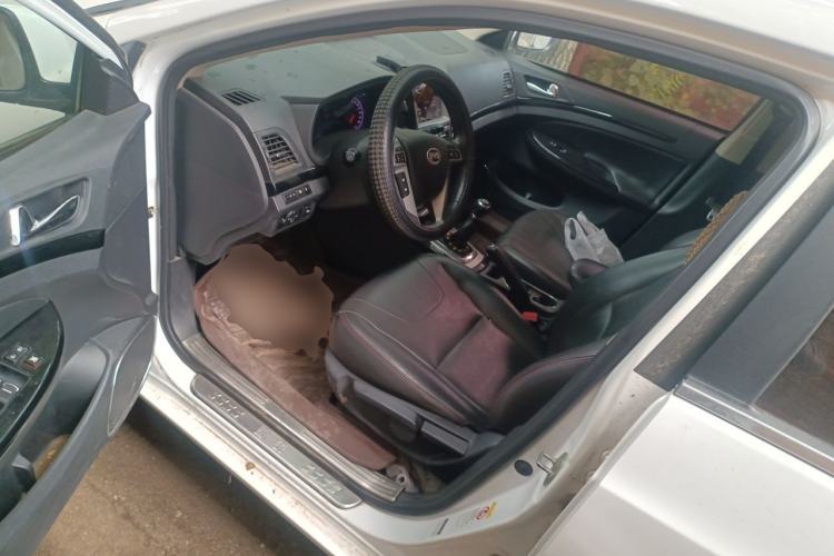 Used BYD Surui 2014 1.5L Manual Luxury Model Driver Seat