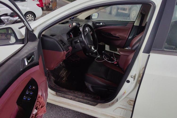 Used BYD Surui 2014 1.5L Automatic Luxury Model Driver Seat