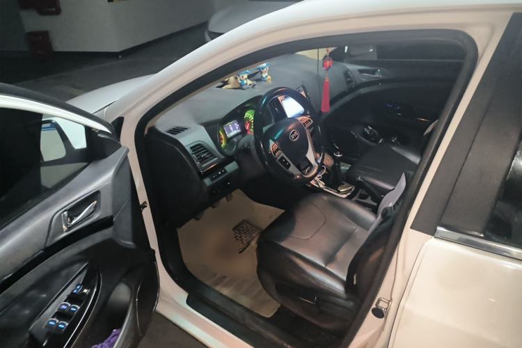 Used BYD Surui 2014 1.5L Manual Luxury Model Driver Seat