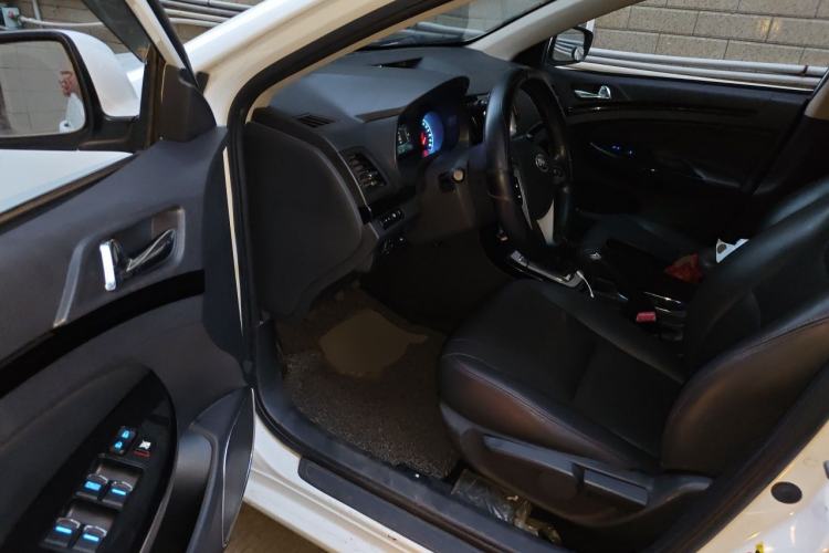 Used BYD Surui 2014 1.5L Manual Luxury Model Driver Seat