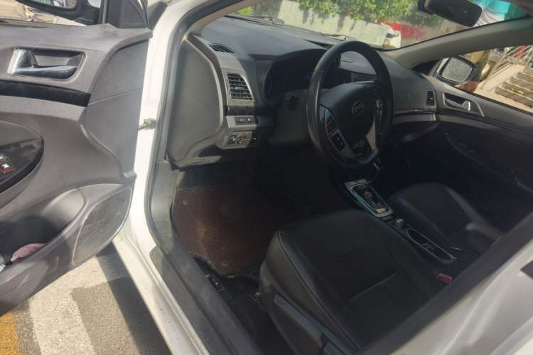 Used BYD Surui 2014 1.5TID Automatic Luxury Model Driver Seat