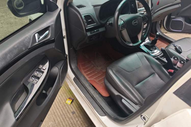Used BYD Surui 2014 1.5L Manual Comfort Model Driver Seat