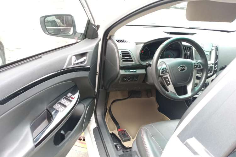 Used BYD Surui 2014 1.5L Automatic Luxury Model Driver Seat