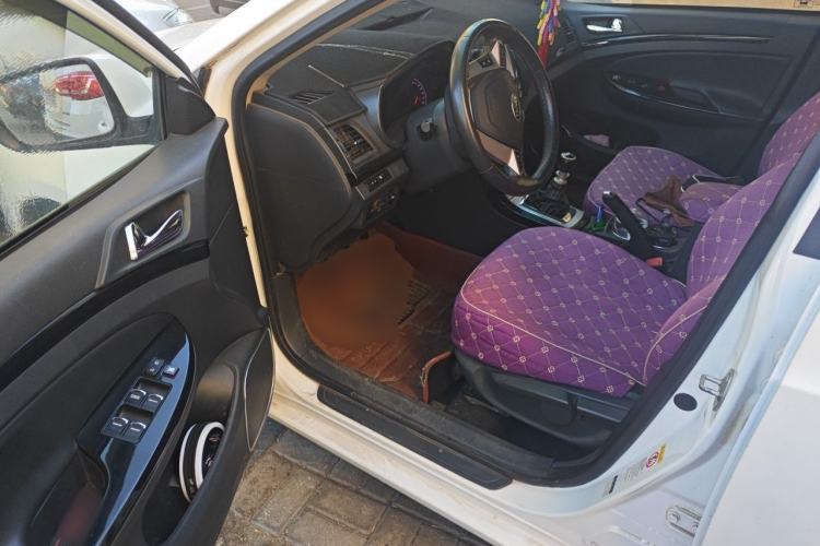 Used BYD Surui 2014 1.5TI Manual Luxury Edition Driver Seat