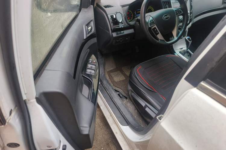 Used BYD Surui 2014 1.5TID Automatic Luxury Model Driver Seat