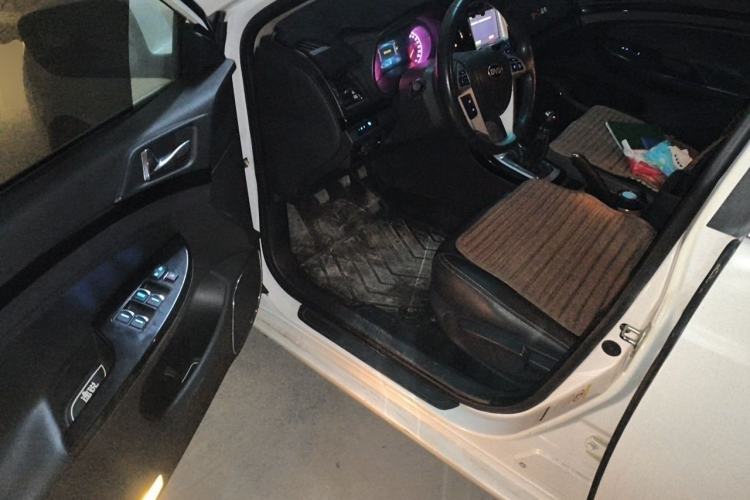 Used BYD Surui 2014 1.5L Manual Luxury Model Driver Seat