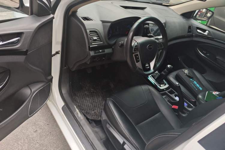 Used BYD Surui 2014 1.5L Manual Luxury Model Driver Seat