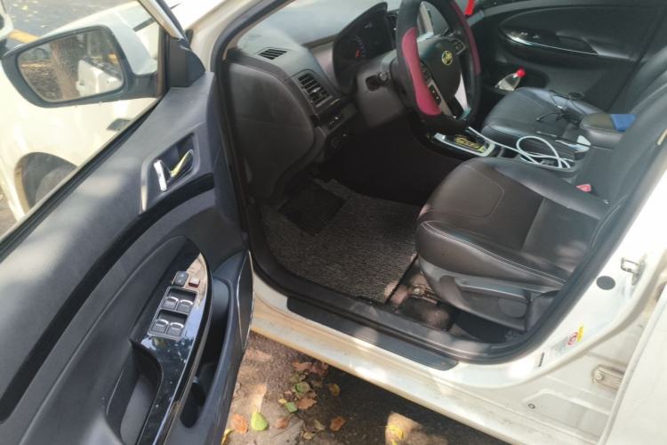 Used BYD Surui 2014 1.5TID Automatic Luxury Model Driver Seat