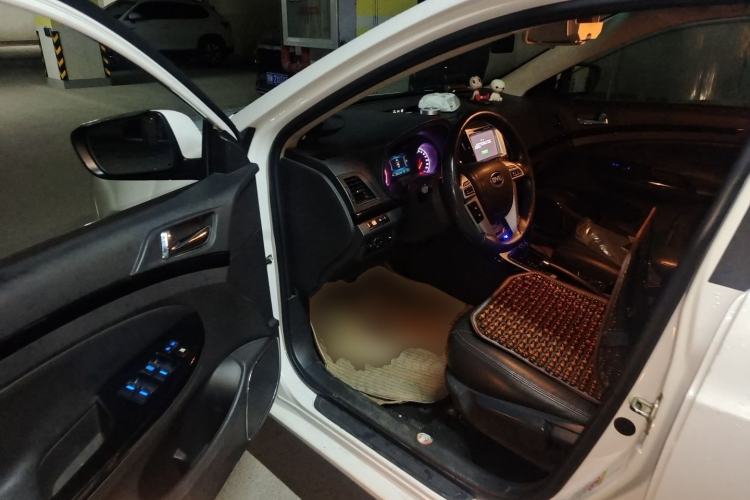 Used BYD Surui 2014 1.5L Automatic Luxury Model Driver Seat