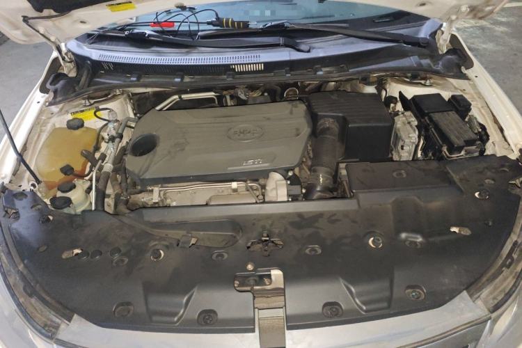 Used BYD Surui 2014 1.5TI Manual Luxury Edition Engine Bay