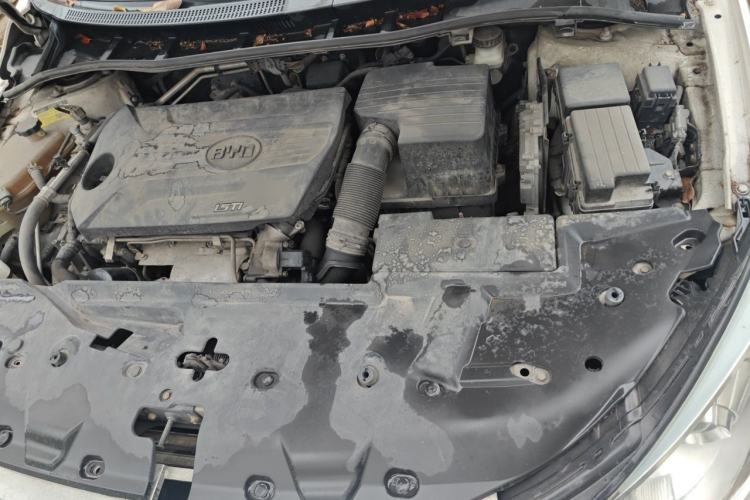 Used BYD Surui 2014 1.5TID Automatic Luxury Model Engine Bay