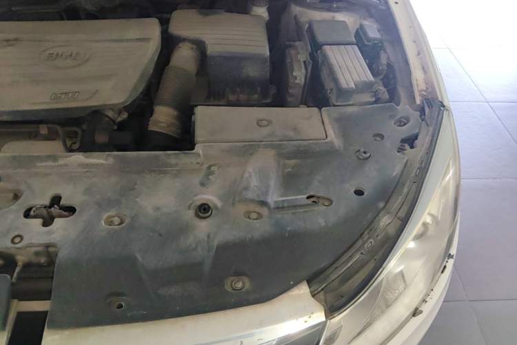 Used BYD Surui 2014 1.5TID Automatic Luxury Model Engine Bay Left