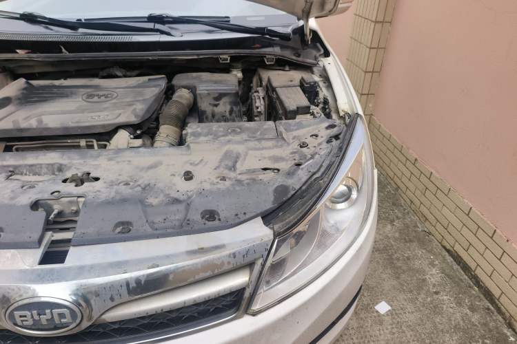 Used BYD Surui 2014 1.5TID Automatic Luxury Model Engine Bay Left