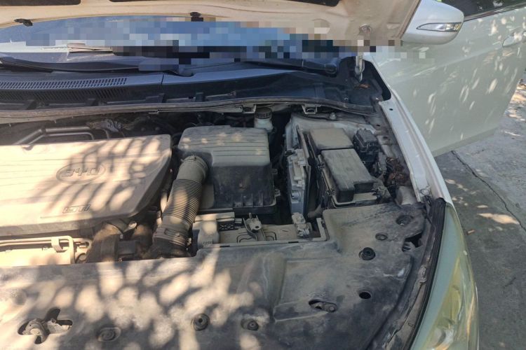 Used BYD Surui 2014 1.5TID Automatic Luxury Model Engine Bay Left