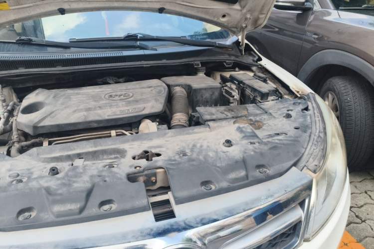 Used BYD Surui 2014 1.5TID Automatic Luxury Model Engine Bay Left