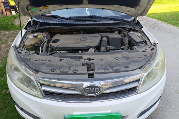 Used BYD Surui 2014 1.5TID Automatic Luxury Model Engine Bay