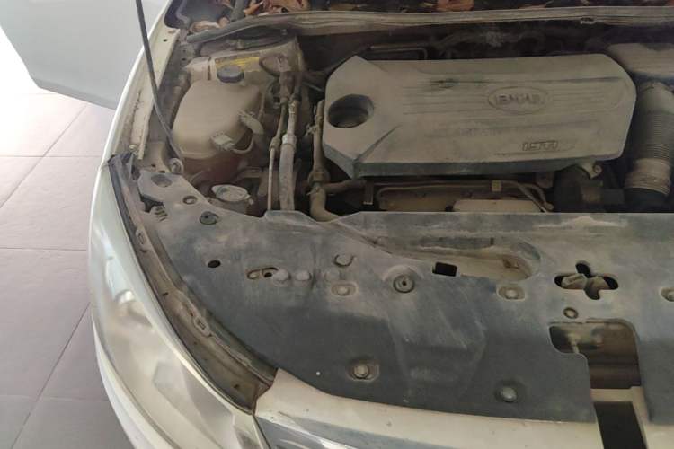 Used BYD Surui 2014 1.5TID Automatic Luxury Model Engine Bay Right