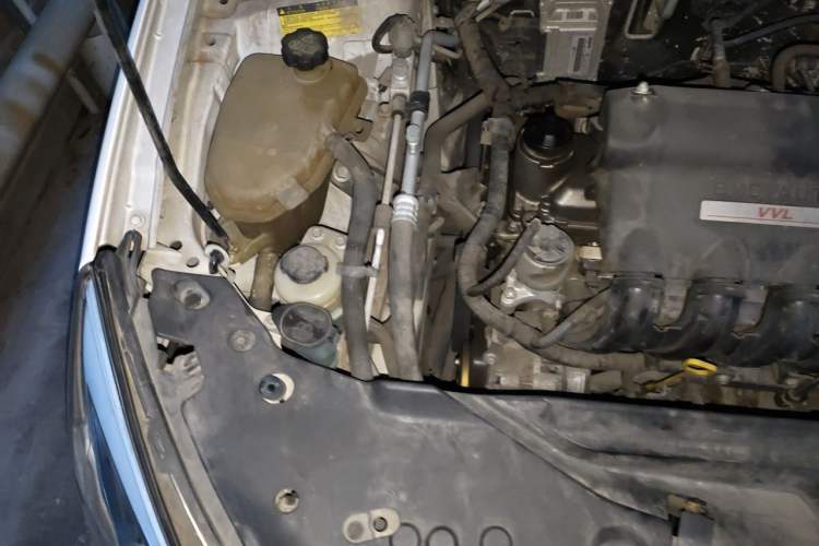 Used BYD Surui 2014 1.5L Manual Luxury Model Engine Bay Right