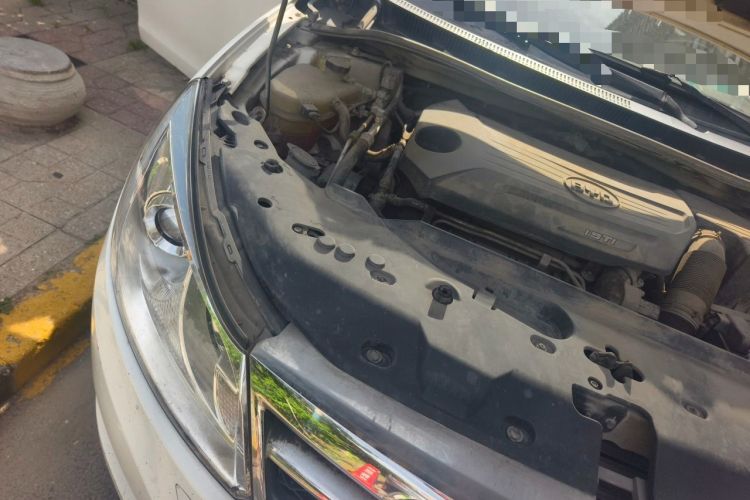 Used BYD Surui 2014 1.5TID Automatic Luxury Model Engine Bay Right