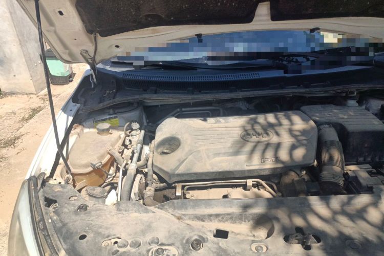 Used BYD Surui 2014 1.5TID Automatic Luxury Model Engine Bay Right
