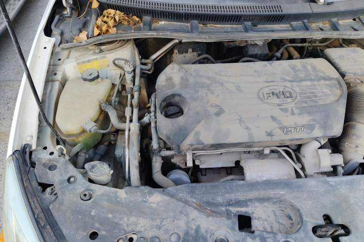 Used BYD Surui 2014 1.5TID Automatic Flagship Model Engine Bay Right