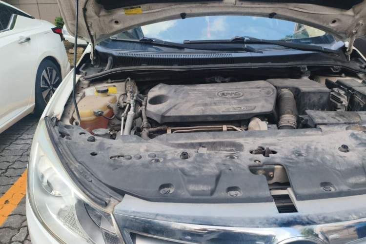 Used BYD Surui 2014 1.5TID Automatic Luxury Model Engine Bay Right