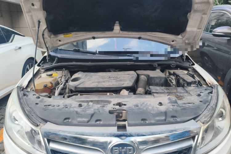 Used BYD Surui 2014 1.5TID Automatic Luxury Model Engine Bay