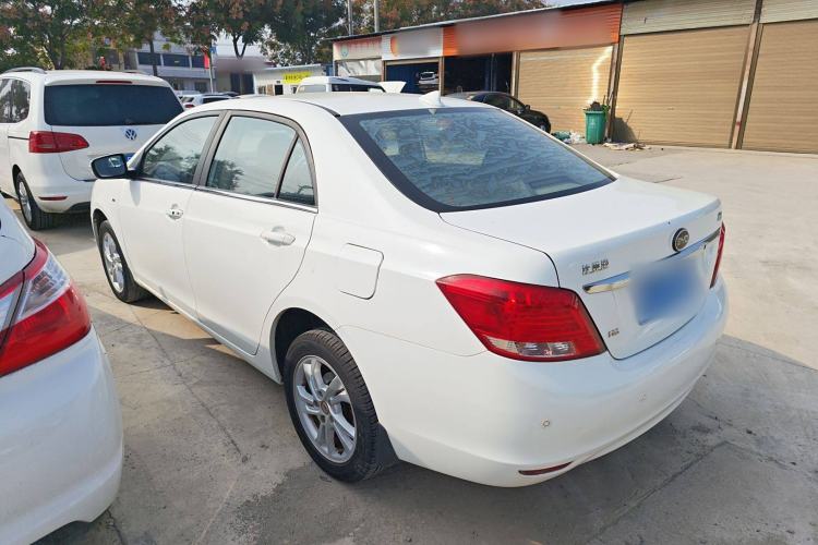 Used BYD Surui 2014 1.5L Manual Luxury Model Exterior 5
