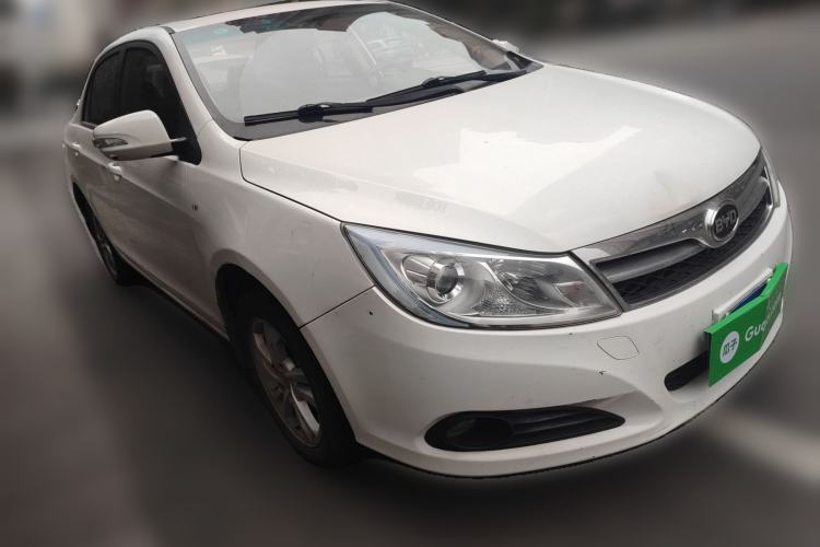 Used BYD Surui 2014 1.5L Manual Luxury Model Front Right 45 Deg