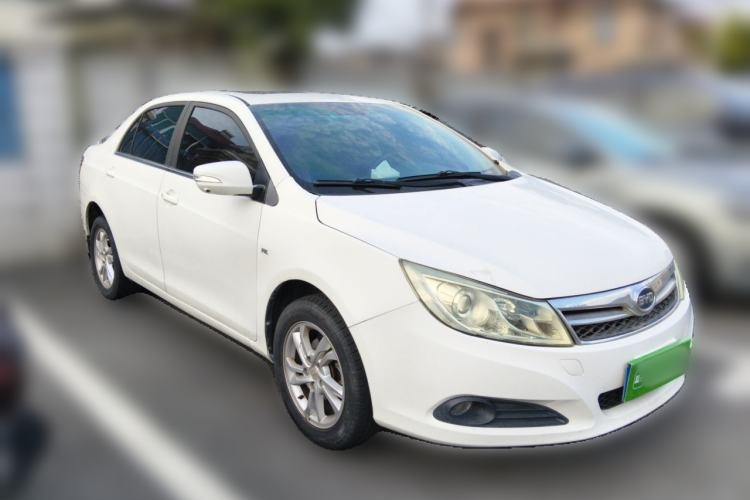 Used BYD Surui 2014 1.5L Manual Luxury Model Front Right 45 Deg