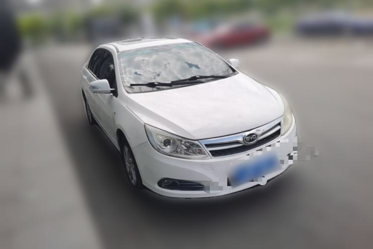 Used BYD Surui 2014 1.5L Manual Luxury Model Front Right 45 Deg