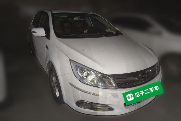 Used BYD Surui 2014 1.5TID Automatic Luxury Model Front Right 45 Deg