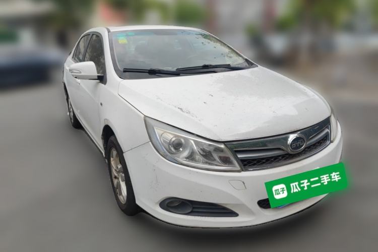 Used BYD Surui 2014 1.5L Manual Luxury Model Front Right 45 Deg