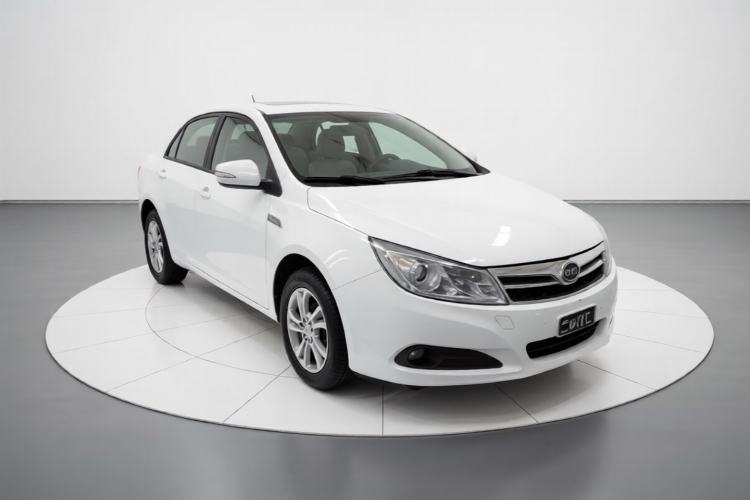 Used BYD Surui 2014 1.5TID Automatic Luxury Model Front Right 45 Deg