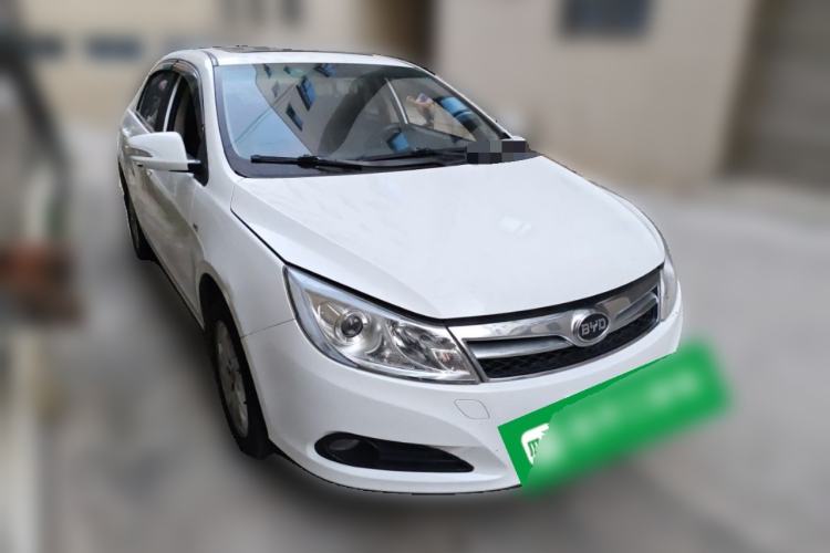 Used BYD Surui 2014 1.5L Manual Luxury Model Front Right 45 Deg
